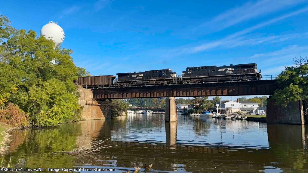 NS 4731 & 4787 finish off a great visit to Vermillion.